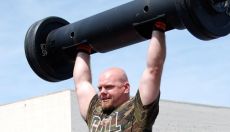 Veganski težkokategornik Bill McCarthy podrl rekord v powerliftingu